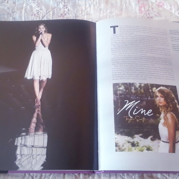 2011 Taylor Swift Hardcover Book - Picture 16 of 16